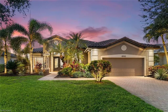 $1,495,000 | 8745 Mustang Island Circle, Naples, FL 34113