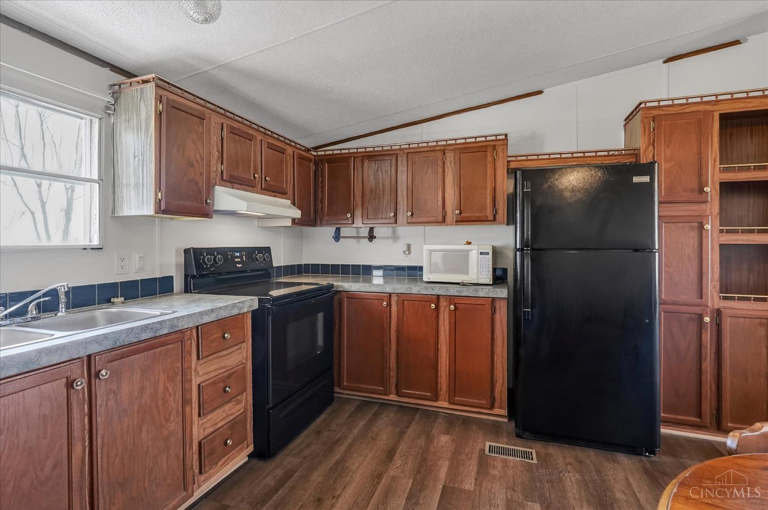 674 Bernard Road New Vienna, OH 45159 - Photo 11 of 38