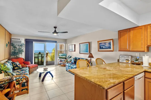 $593,000 | 75-6124 Alii Drive, Unit 204, Kailua-Kona, HI 96740