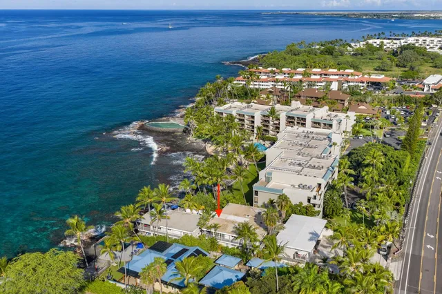 $593,000 | 75-6124 Alii Drive, Unit 204, Kailua-Kona, HI 96740