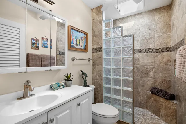 $593,000 | 75-6124 Alii Drive, Unit 204, Kailua-Kona, HI 96740