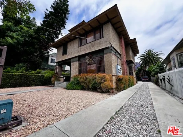 $2,000 | 2108 Oak Street, Unit B, Los Angeles, CA 90007