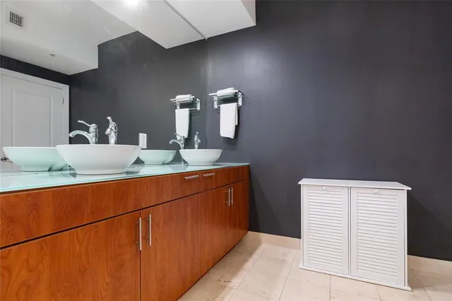 $499,000 | 315 Northeast 3rd Avenue, Unit 1808, Fort Lauderdale, FL 33301