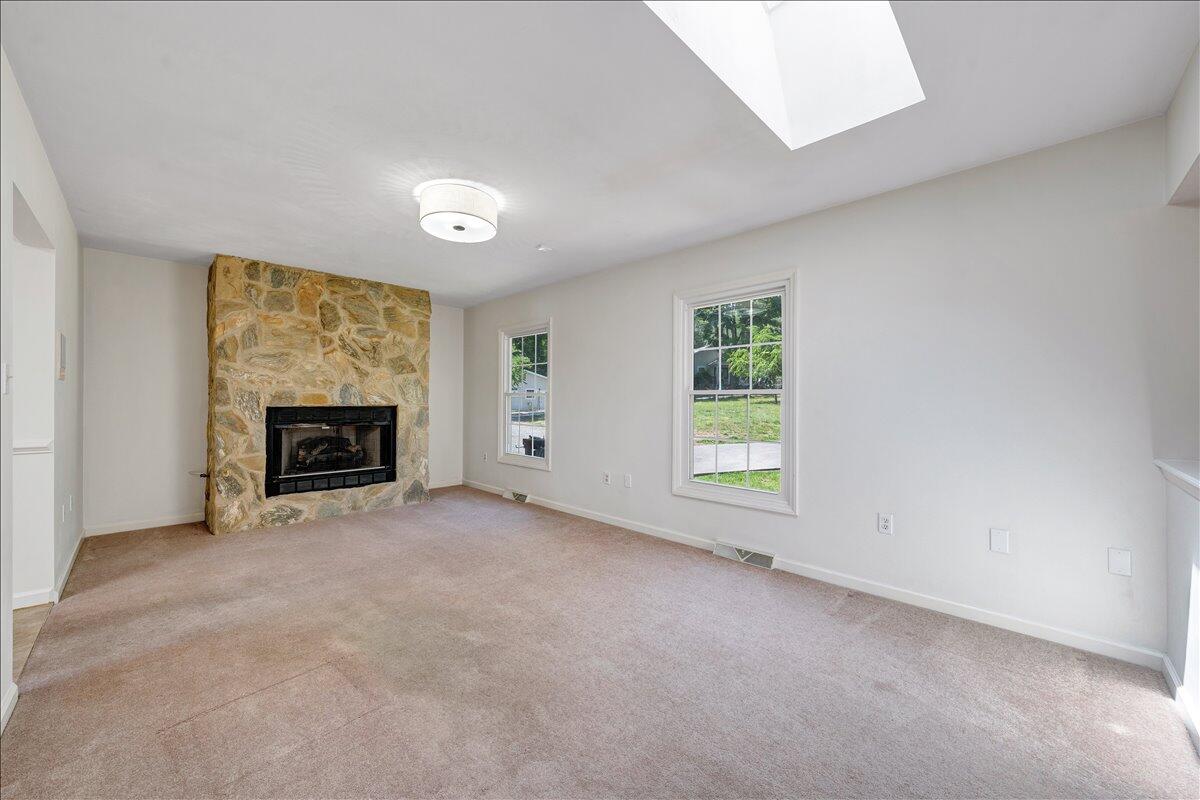 3222 Lakewood Forest Road Moneta, VA 24121 - Photo 11 of 97 11-MIB09732