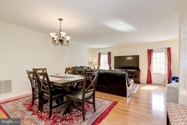 $460,000 | 19119 Cherry Bend Drive, Germantown, MD 20874