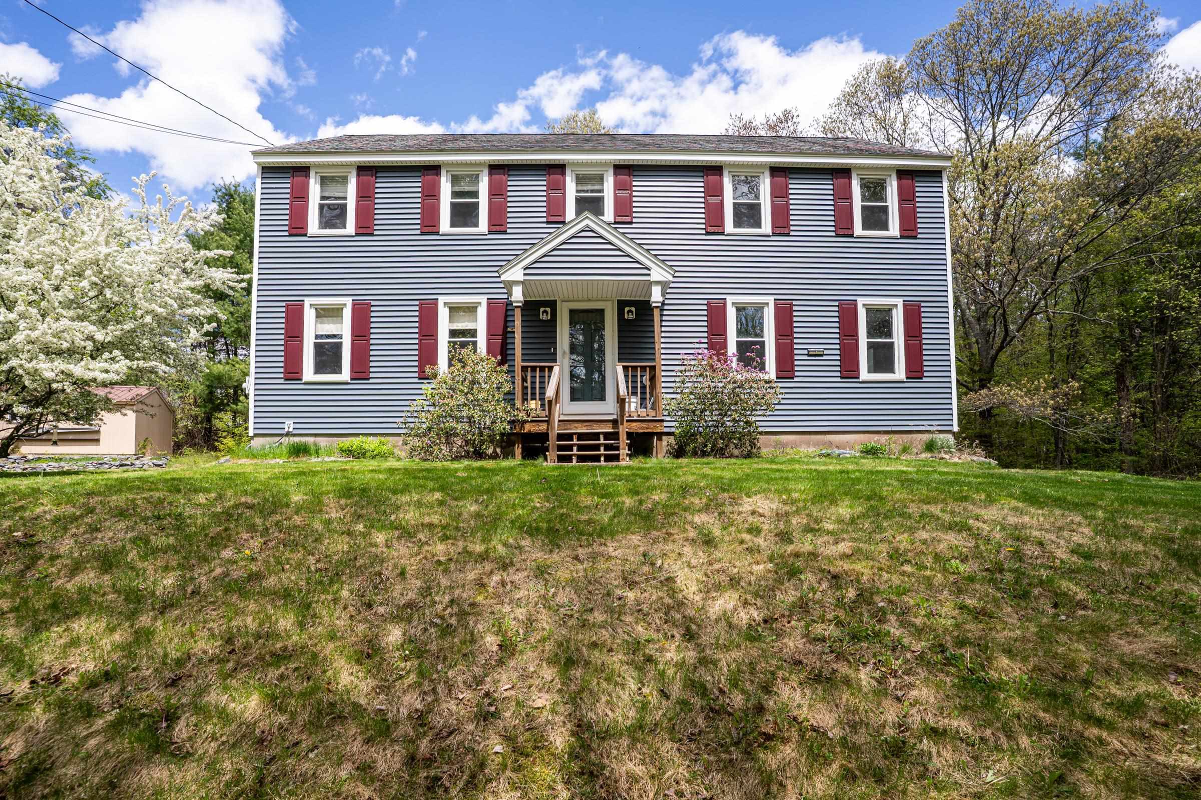 206 Hampstead Road Derry, NH 03038 - Photo 2 of 24
