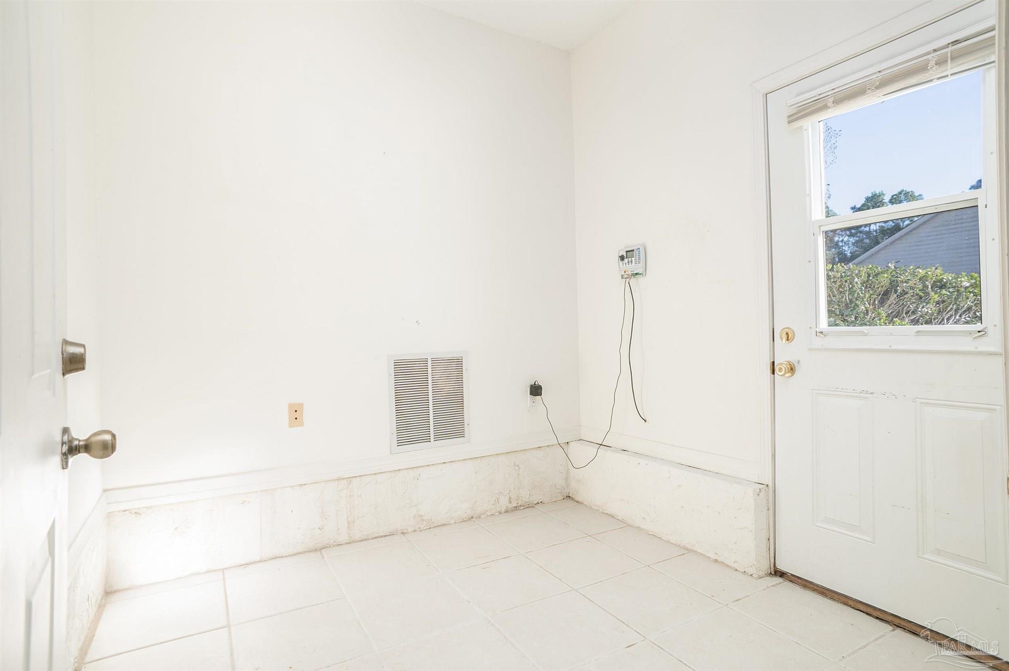 1860 Sparrow Lane Navarre, FL 32566 - Photo 27 of 43 a view of an empty room