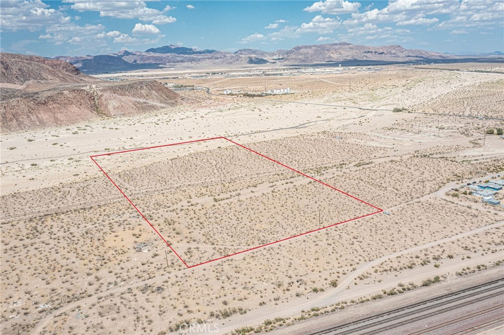 0 Mojave Road Daggett, CA 92327 - Photo 3 of 6 Red property boundary markers are not to be relied on as exact property lines. Buyer to confirm independently.