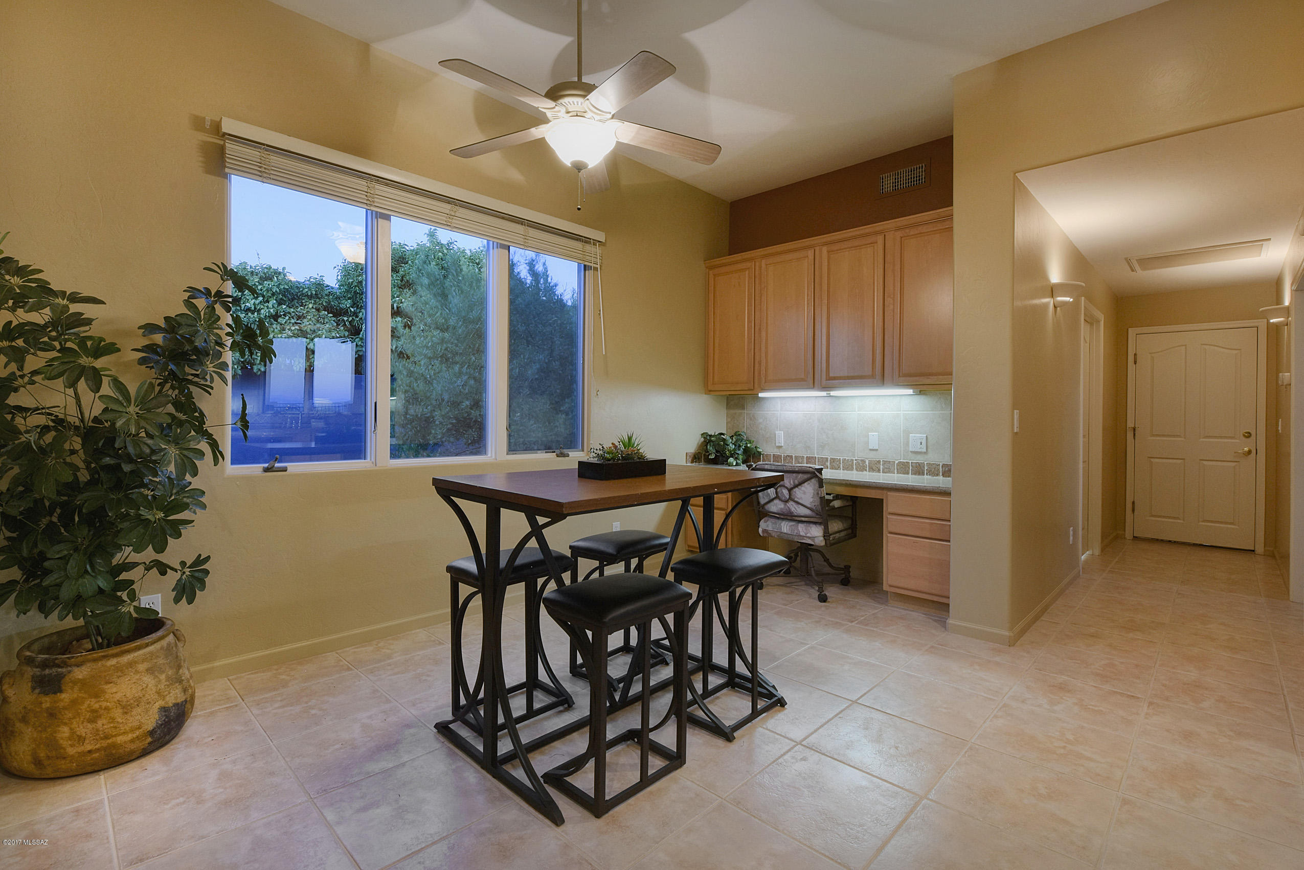 12477 North Piping Rock Road Oro Valley, AZ 85755 - Photo 15 of 32