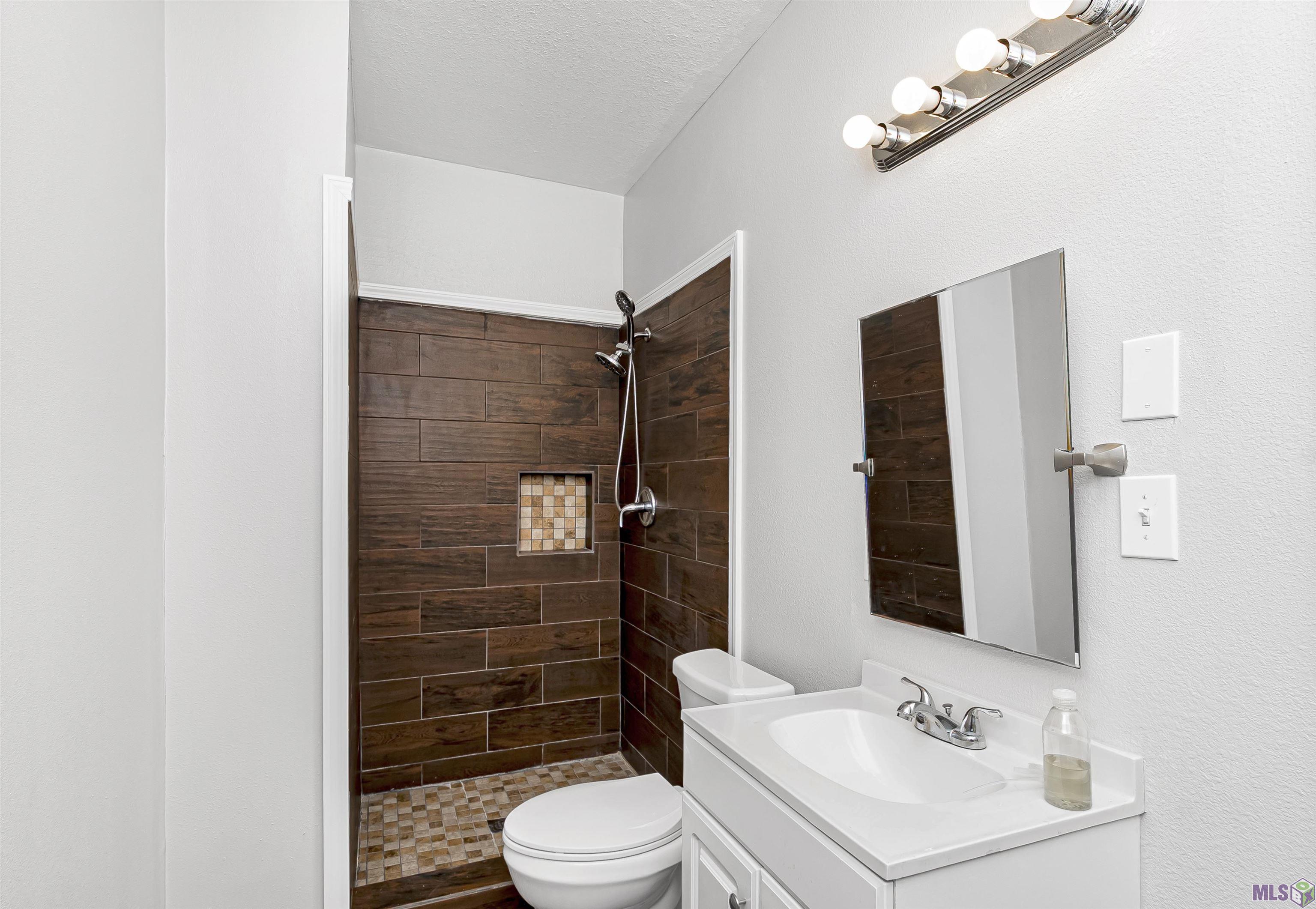 11940 Newsom Drive Baton Rouge, LA 70811 - Photo 11 of 23 Master Bath