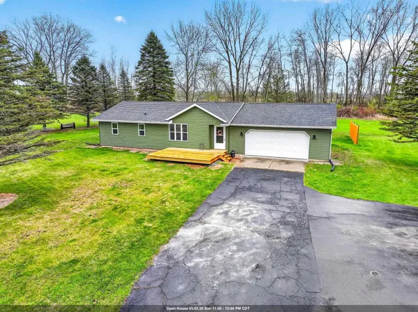 $389,900 | W3903 Adolph Road, Black Creek, WI 54106