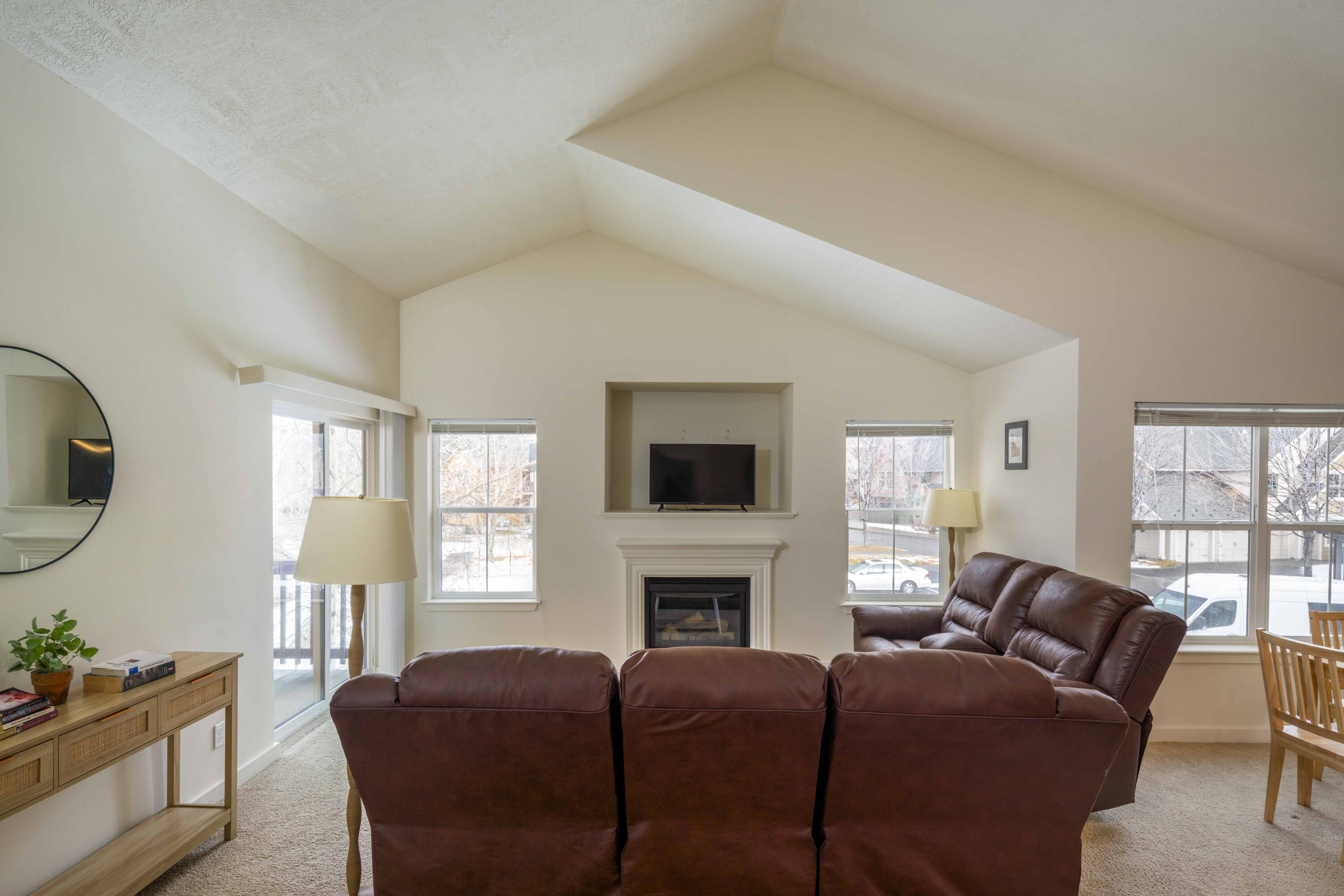 1931 Copper Ranch Lane, Unit C Hailey, ID 83333 - Photo 9 of 21 Living Room