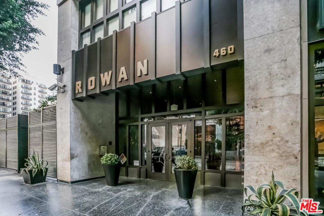 460 South Spring Street, Unit 608 Los Angeles, CA 90013 - Photo 1 of 31 a view of a street with sitting area