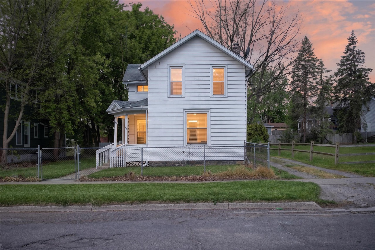 610 Backus Street Jackson, MI 49202 - Photo 2 of 53