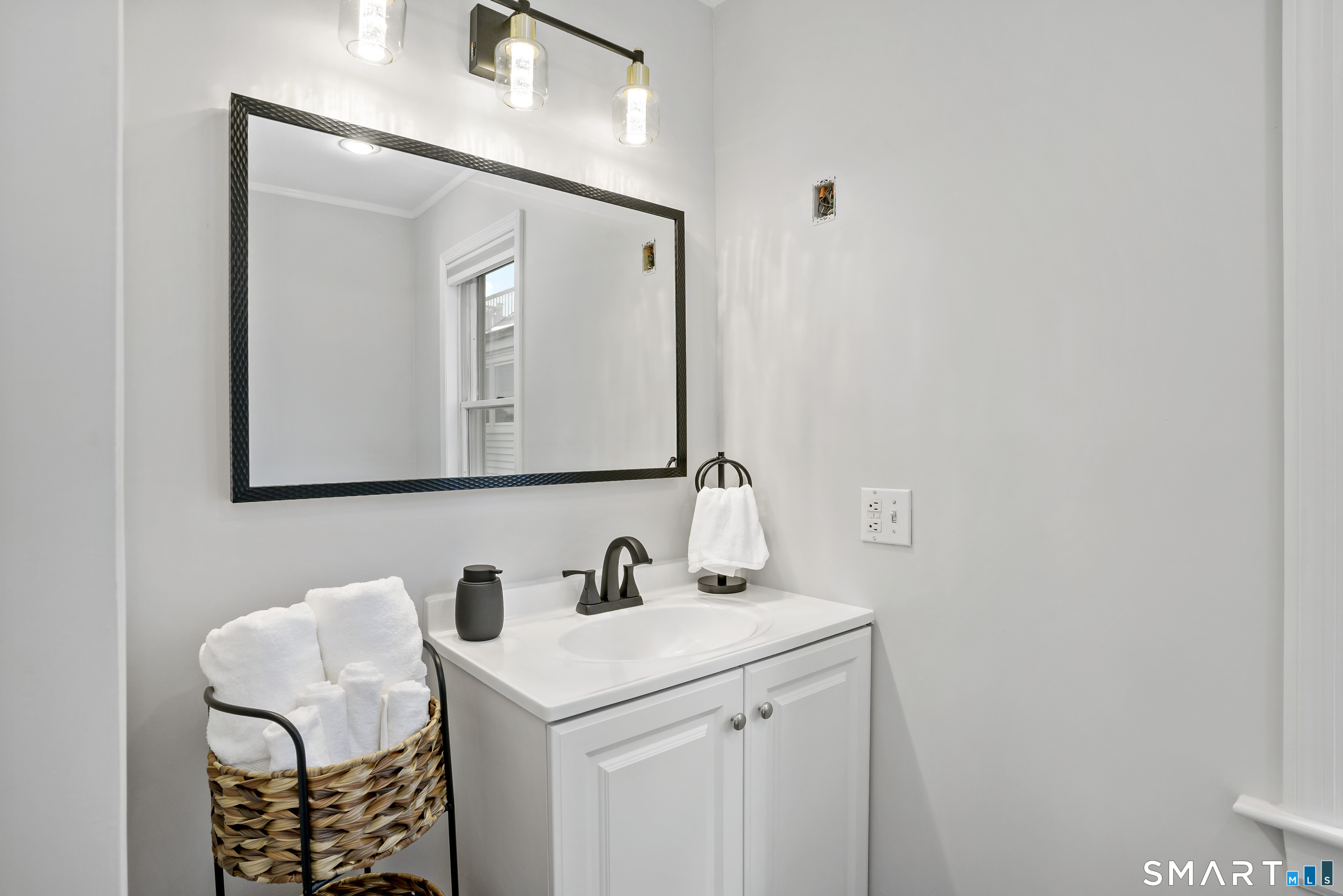 1016 Fairfield Beach Road Fairfield, CT 06824 - Photo 6 of 21