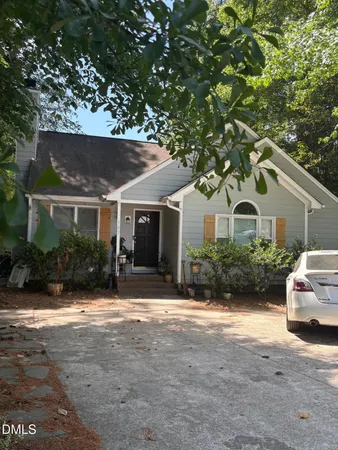 $595,000 | 103 Hunter Park Court, Cary, NC 27511
