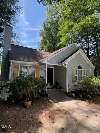 $595,000 | 103 Hunter Park Court, Cary, NC 27511