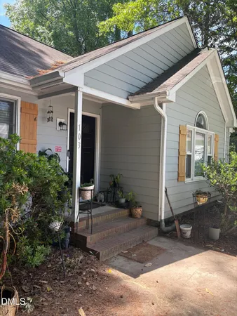 $595,000 | 103 Hunter Park Court, Cary, NC 27511