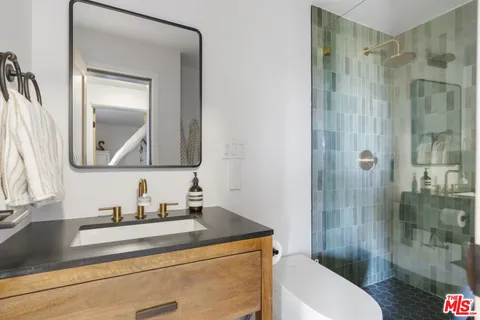 $1,595,000 | 19901 Grand View Drive, Topanga, CA 90290