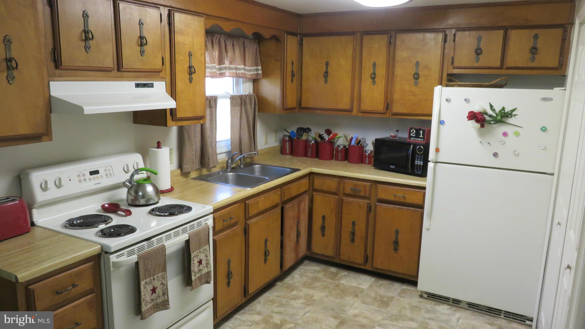 244 1st Street Inwood, WV 25428 - Photo 4 of 17 Kitchen