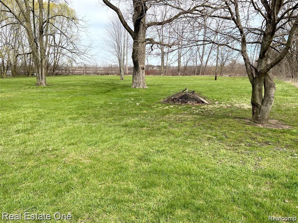 49990 Bemis Road Belleville, MI 48111 - Photo 7 of 25