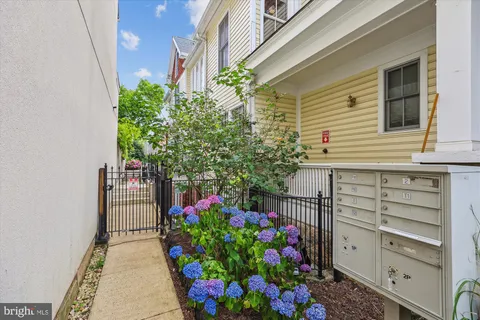 $525,000 | 3350 17th Street Northwest, Unit T2, Washington, DC 20010