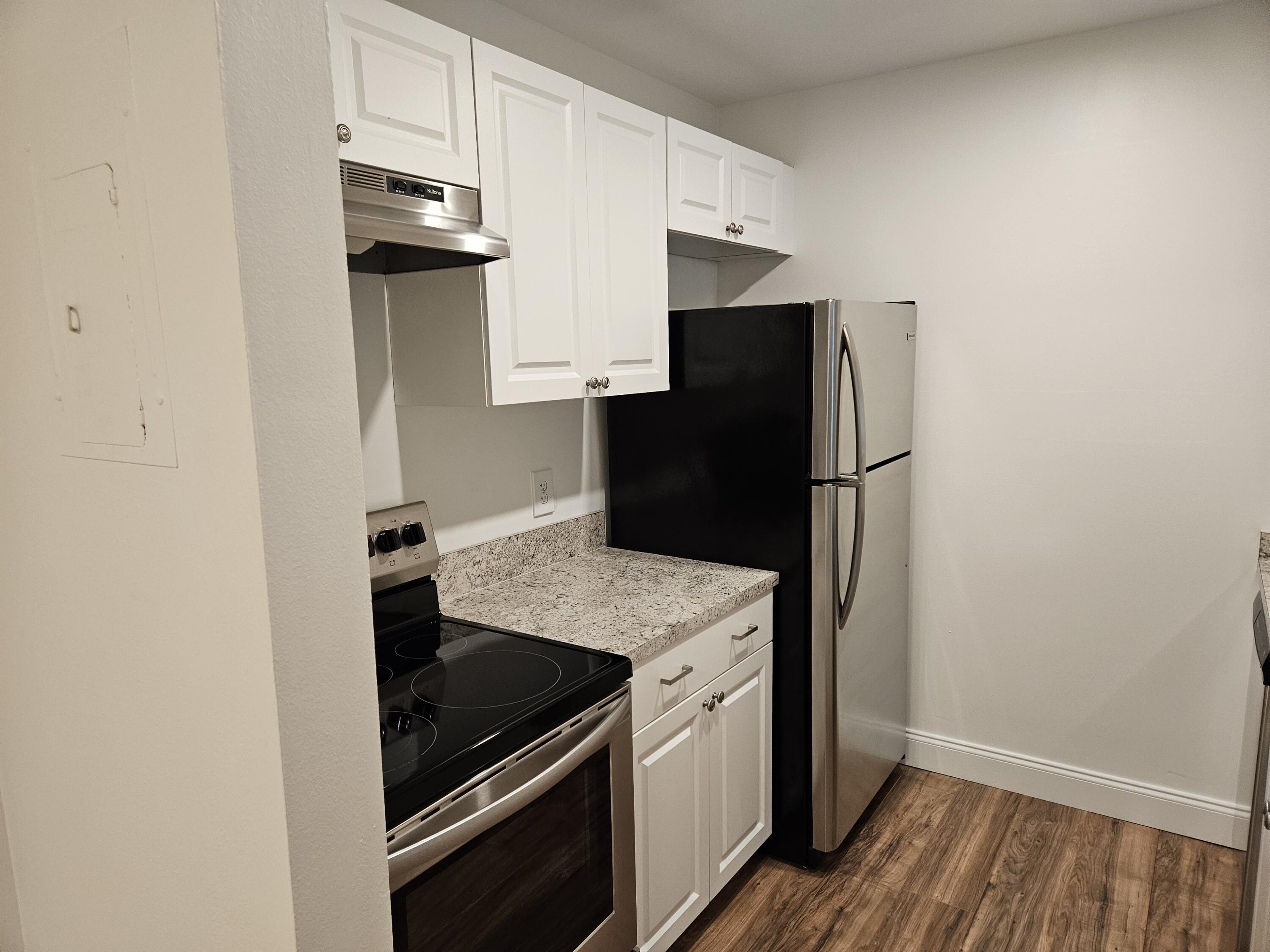 825 Northwest 13th Street, Unit 115 Boca Raton, FL 33486 - Photo 4 of 11 Updated Kitchen