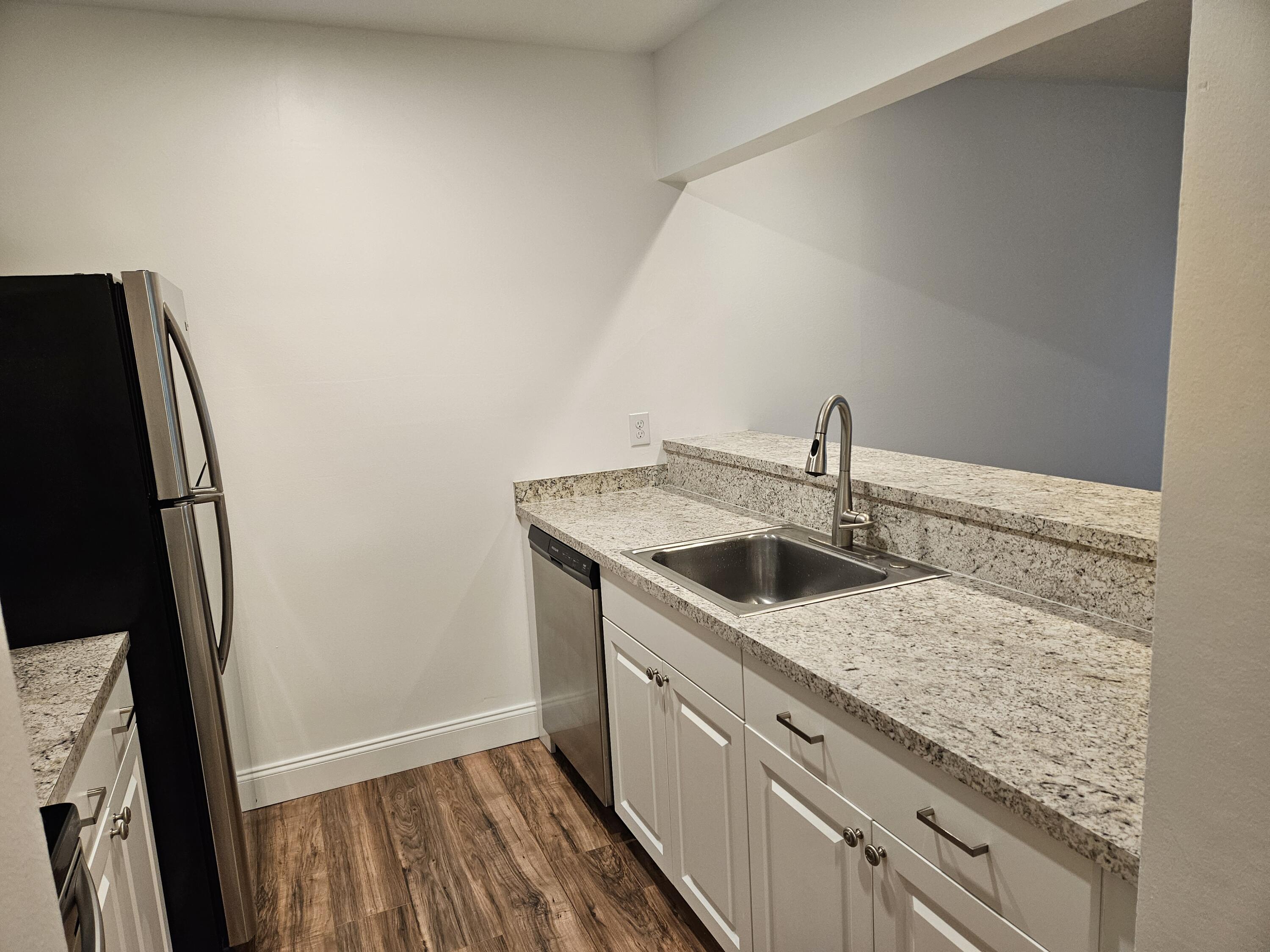 825 Northwest 13th Street, Unit 115 Boca Raton, FL 33486 - Photo 5 of 11 Updated Kitchen