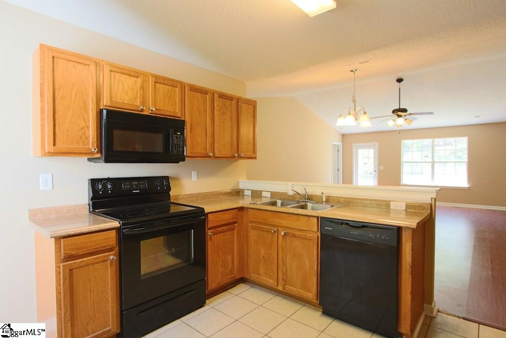 304 Appleton Lane Mauldin, SC 29662 - Photo 2 of 13 Gallery Image 2