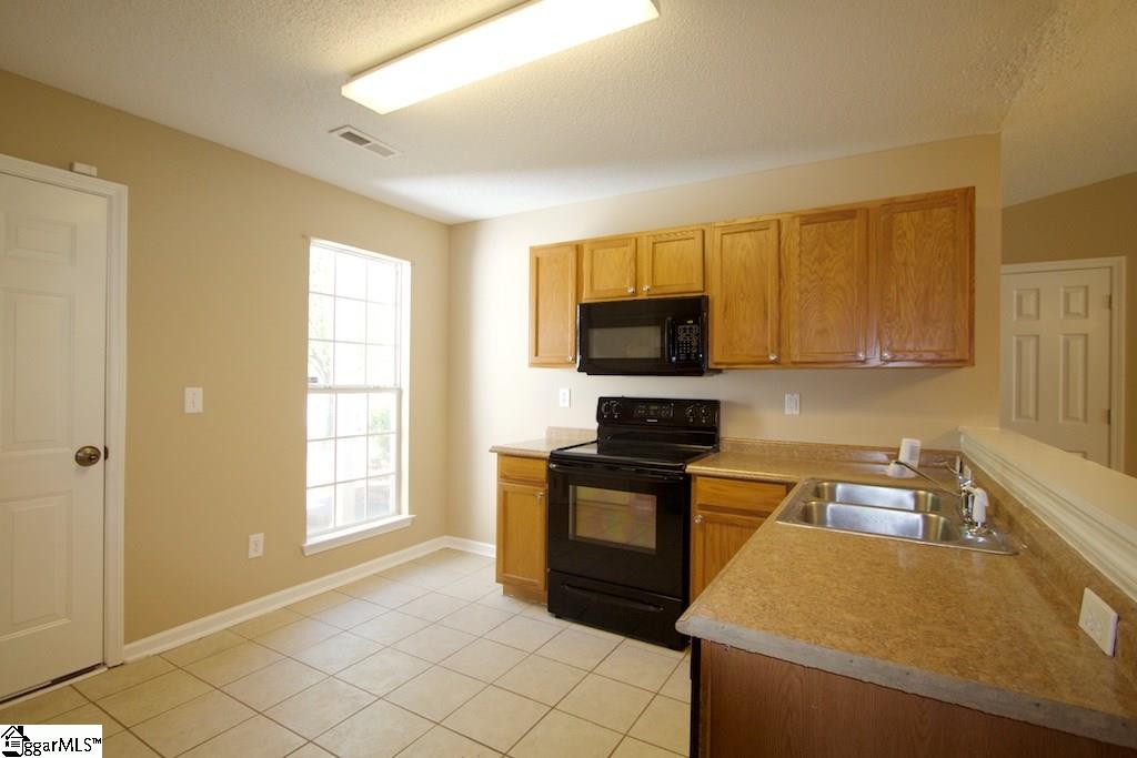 304 Appleton Lane Mauldin, SC 29662 - Photo 4 of 13 Gallery Image 4