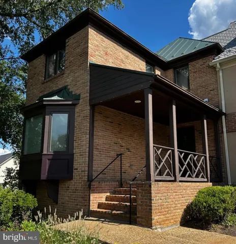 a view of a house with street