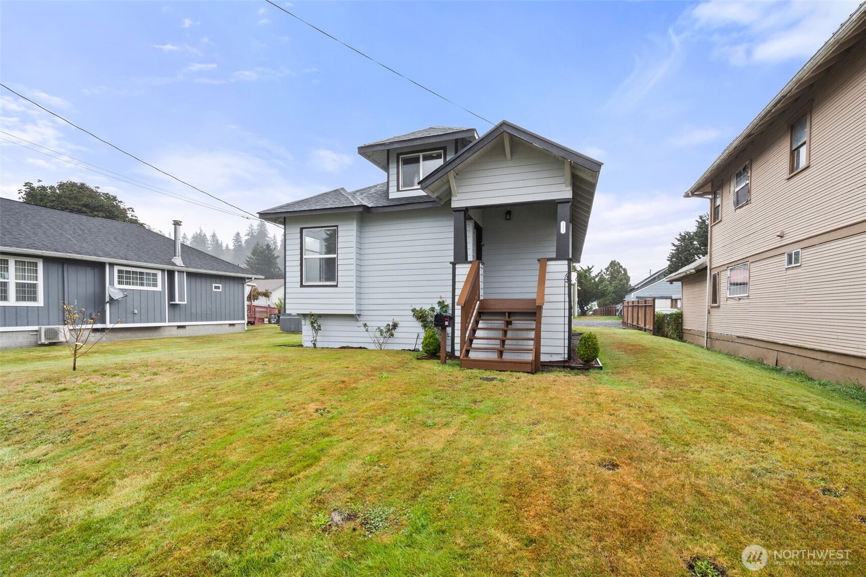1111 Willapa Street Raymond, WA 98577 - Photo 1 of 28 Gallery Image 1