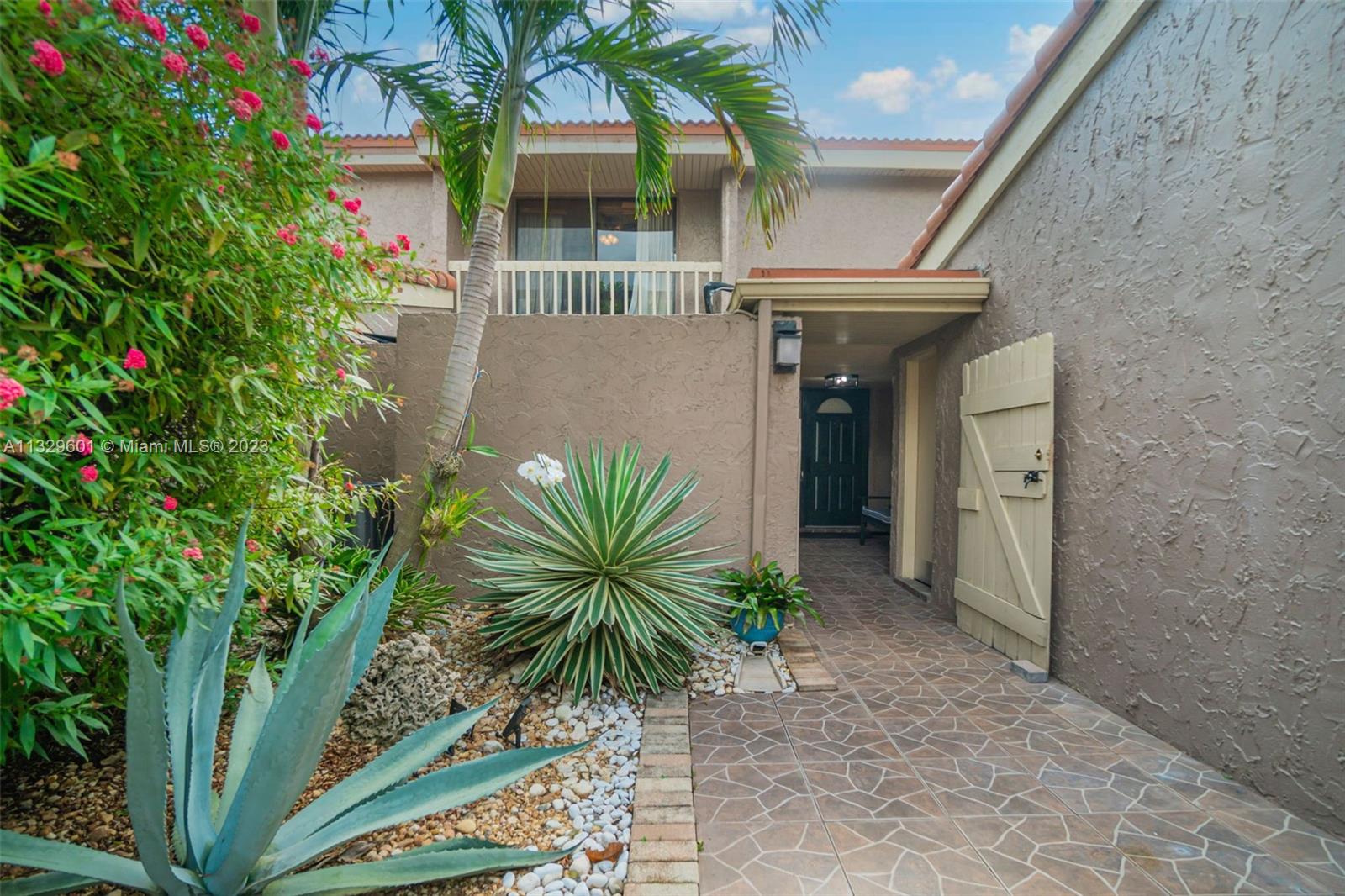 606 St Andrews Road, Unit 47 Hollywood, FL 33021 - Photo 2 of 39 Gallery Image 2