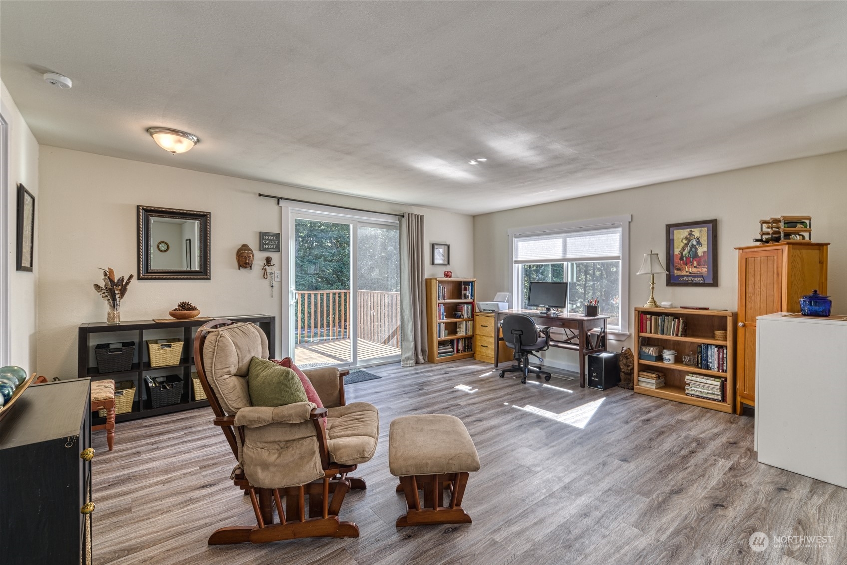 1640 Southwest J H Road Port Orchard, WA 98367 - Photo 8 of 36 Gallery Image 8