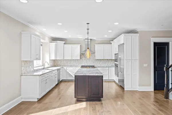 $1,795,000 | 25 Clay Court, Lake Bluff, IL 60044