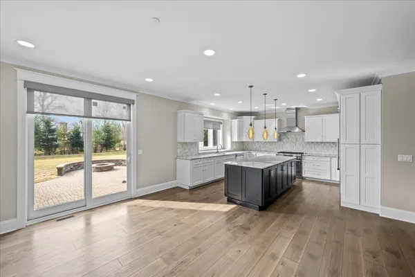 $1,795,000 | 25 Clay Court, Lake Bluff, IL 60044