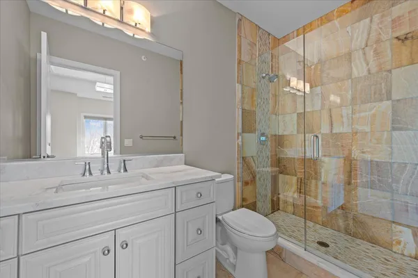 $1,795,000 | 25 Clay Court, Lake Bluff, IL 60044