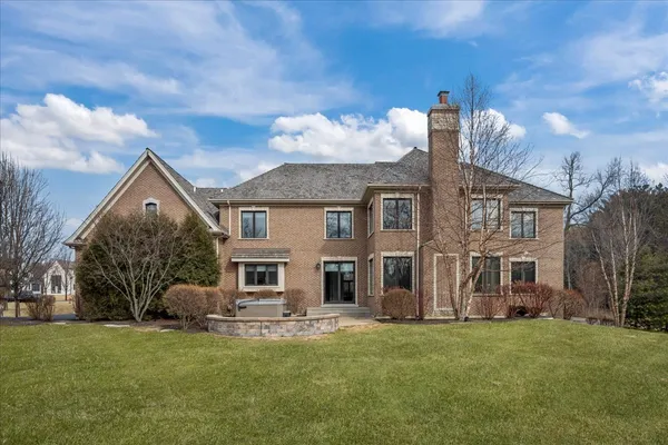$1,795,000 | 25 Clay Court, Lake Bluff, IL 60044