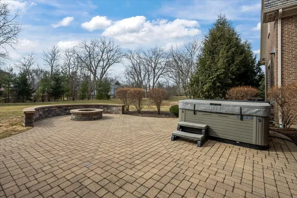 $1,795,000 | 25 Clay Court, Lake Bluff, IL 60044