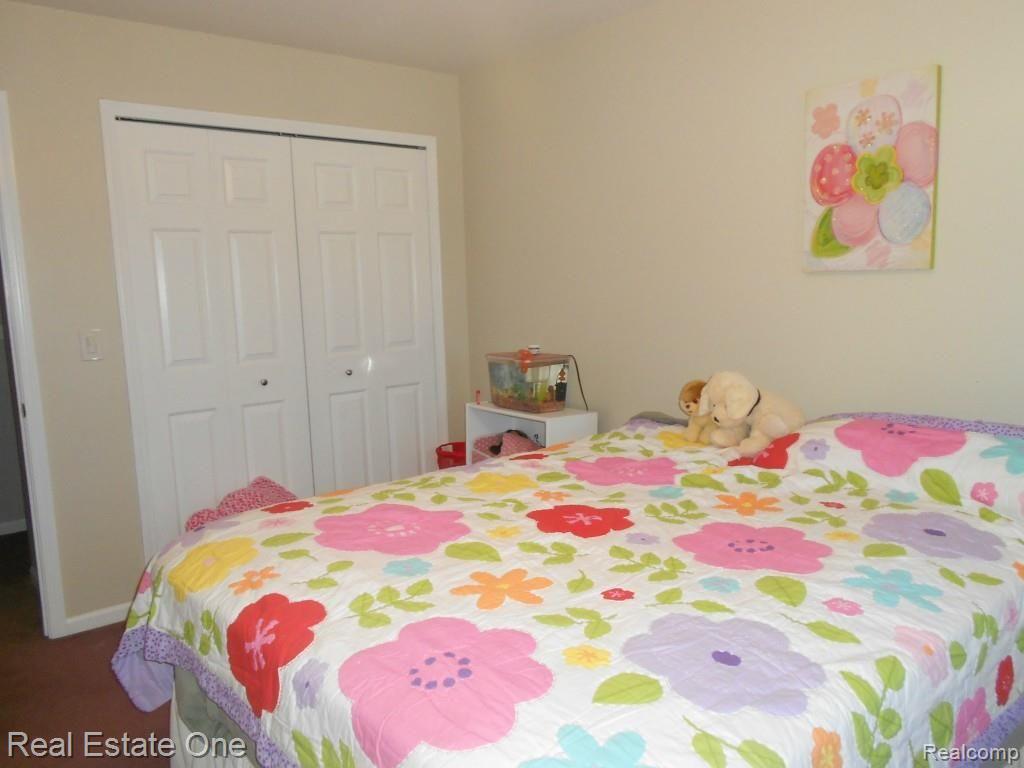16842 Country Ridge Court, Unit 88 Macomb, MI 48044 - Photo 8 of 9 012.jpg