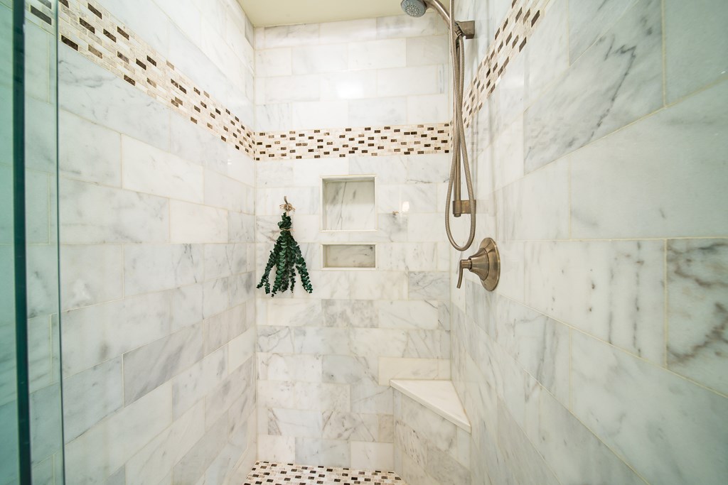 517 Double Churches Road Columbus, GA 31904 - Photo 44 of 96 a bathroom with a mirror