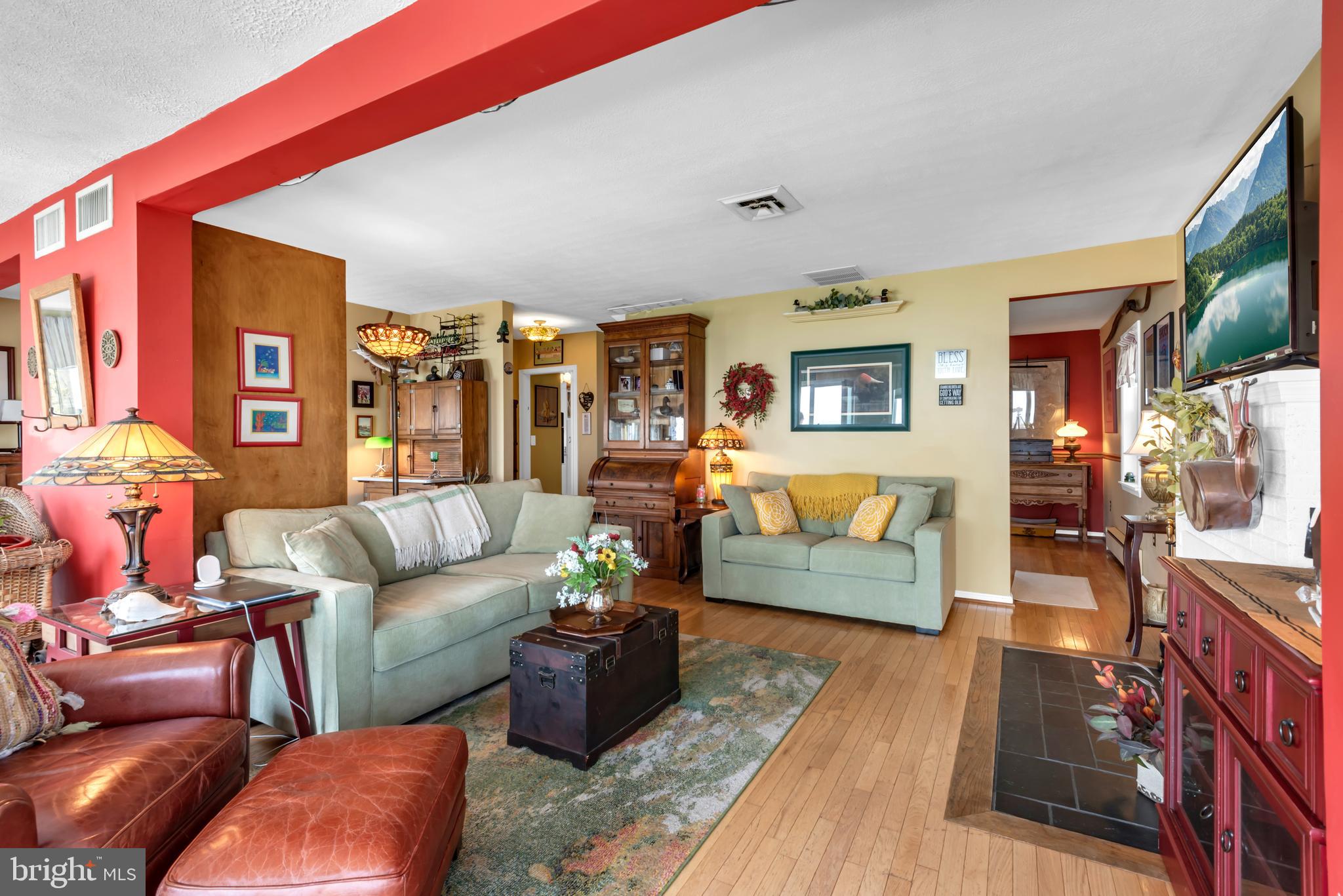 4249 Kings Road Edgewater, MD 21037 - Photo 17 of 54 a living room with furniture and a couch