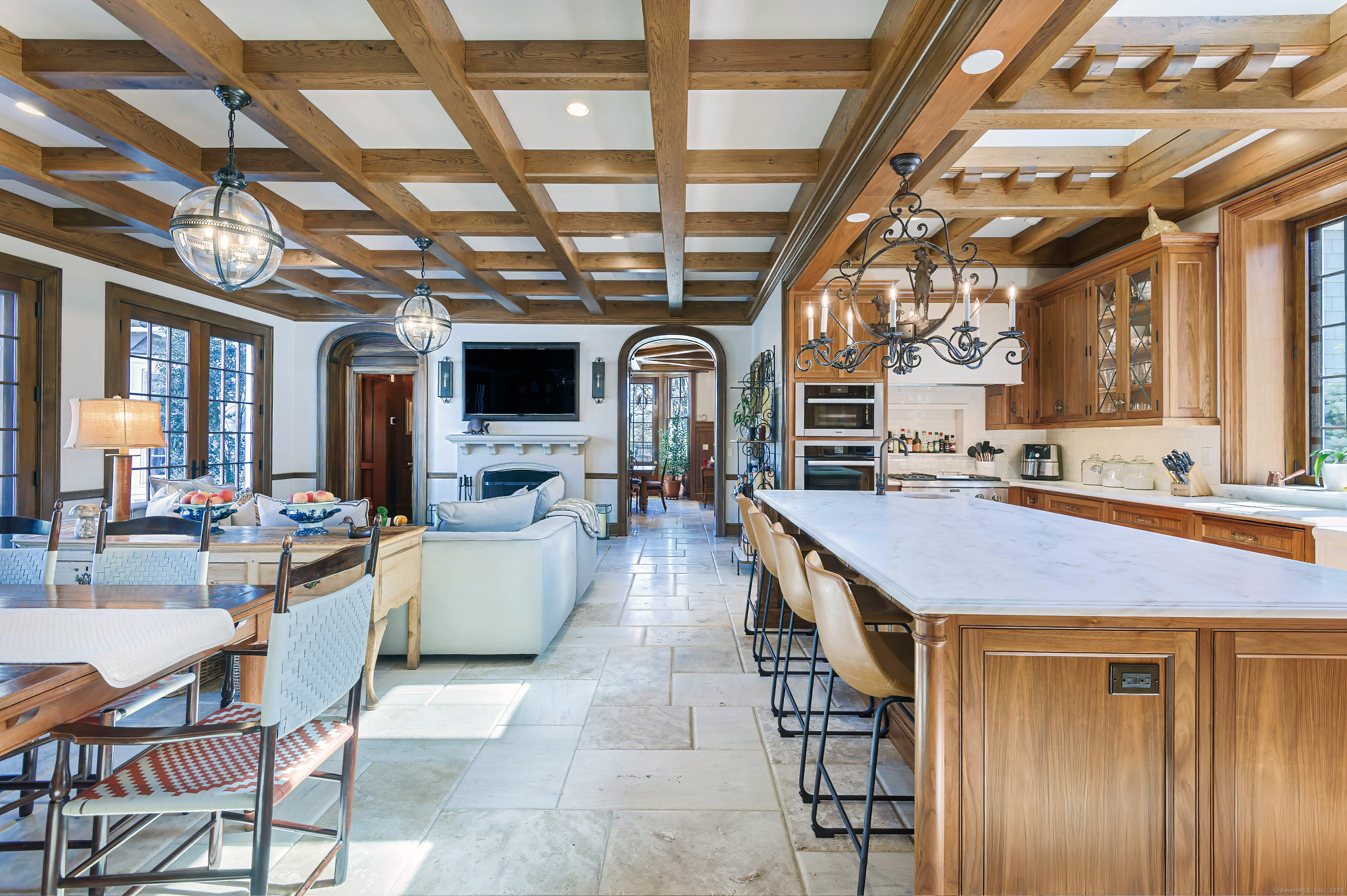 384 West Lane Ridgefield, CT 06877 - Photo 7 of 40