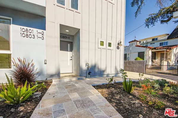 $4,999 | 10803 Kling Street, Unit 1, Toluca Lake, CA 91602