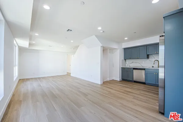 $4,999 | 10803 Kling Street, Unit 1, Toluca Lake, CA 91602