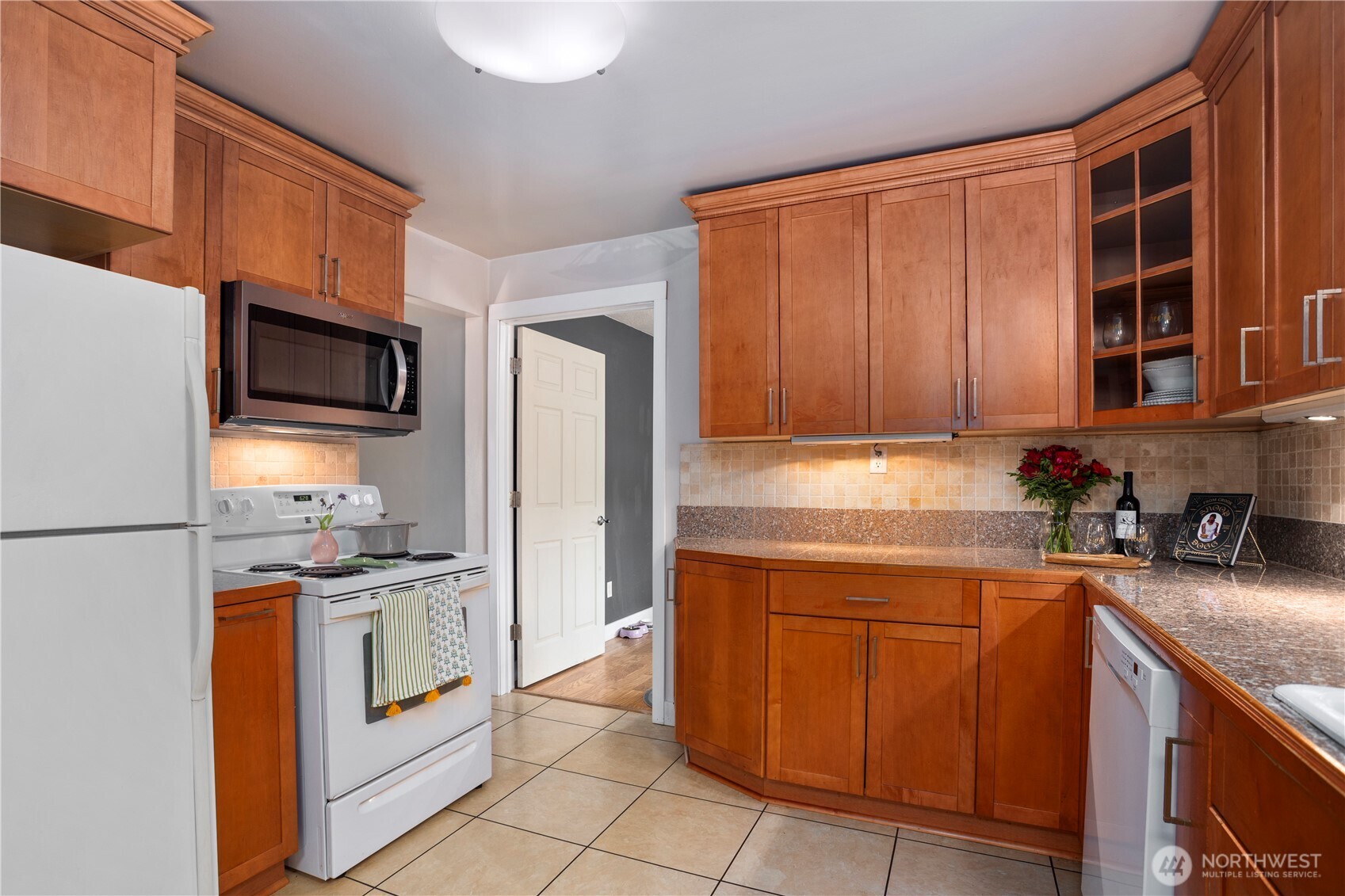 12657 155th Avenue Southeast Renton, WA 98059 - Photo 9 of 19 Gallery Image 9
