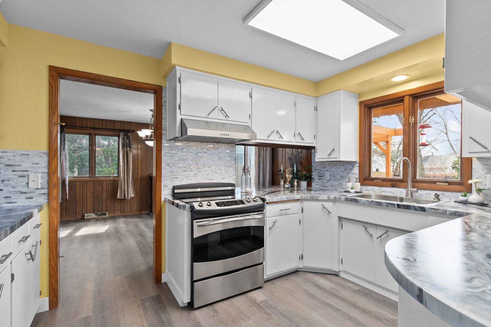 1913 North Outagamie Street Appleton, WI 54914 - Photo 3 of 56