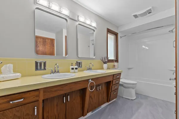 $425,000 | 1913 North Outagamie Street, Appleton, WI 54914