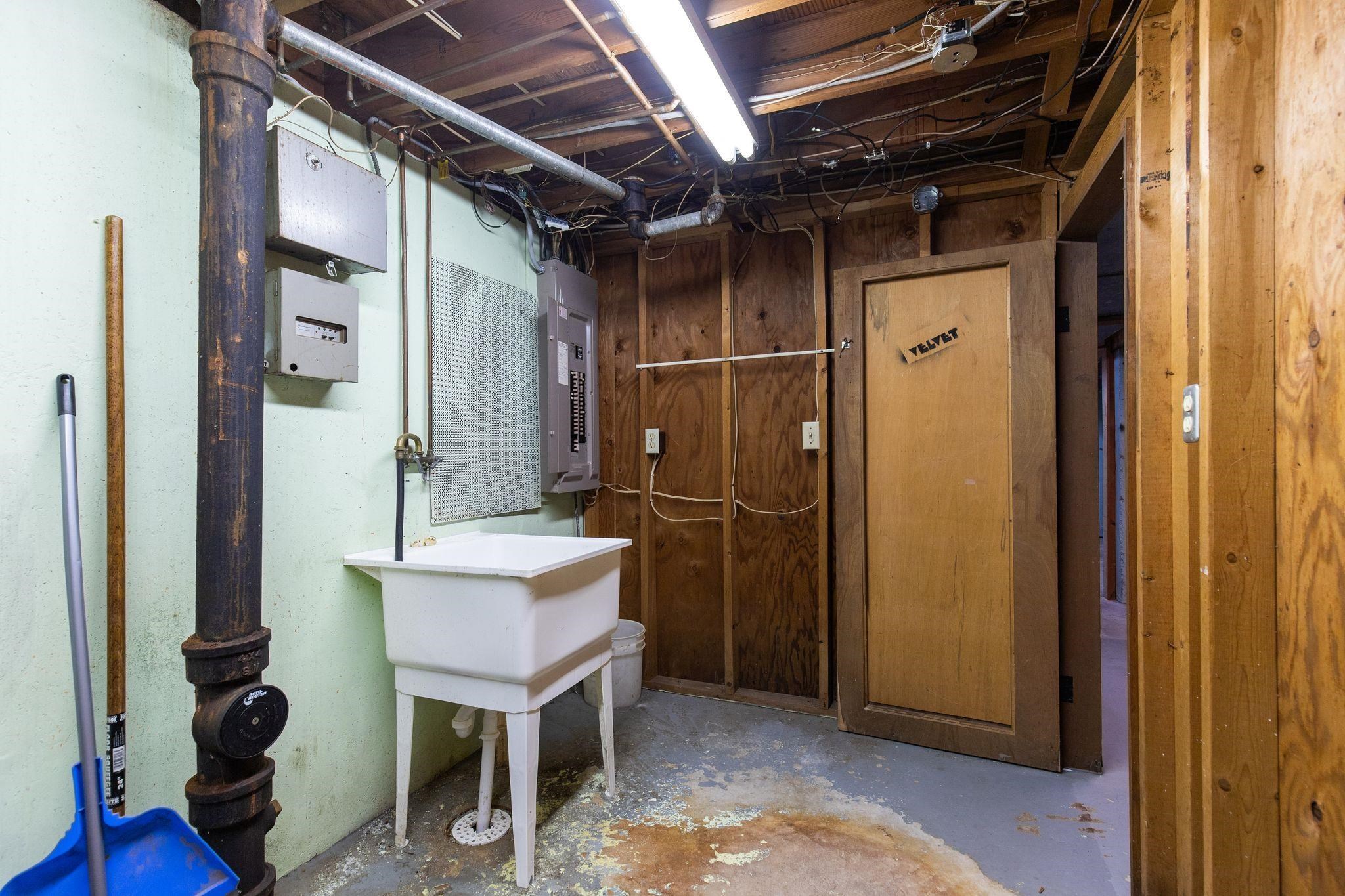 1913 North Outagamie Street Appleton, WI 54914 - Photo 50 of 56