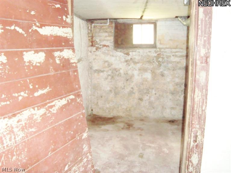 698 Lakeview Road Cleveland, OH 44108 - Photo 15 of 19 Gallery Image 15